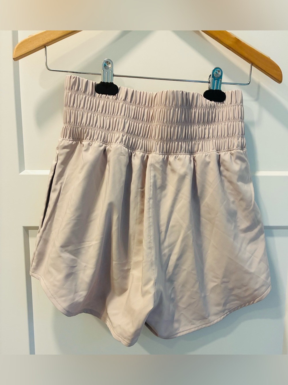 Nike Women’s Athletic Shorts in Light pink high waisted small
